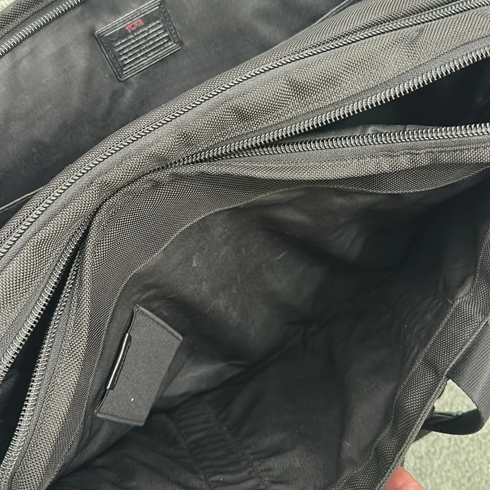 Tumi Alpha Expandable Black Ballistic Briefcase 26160DH Laptop Business Travel